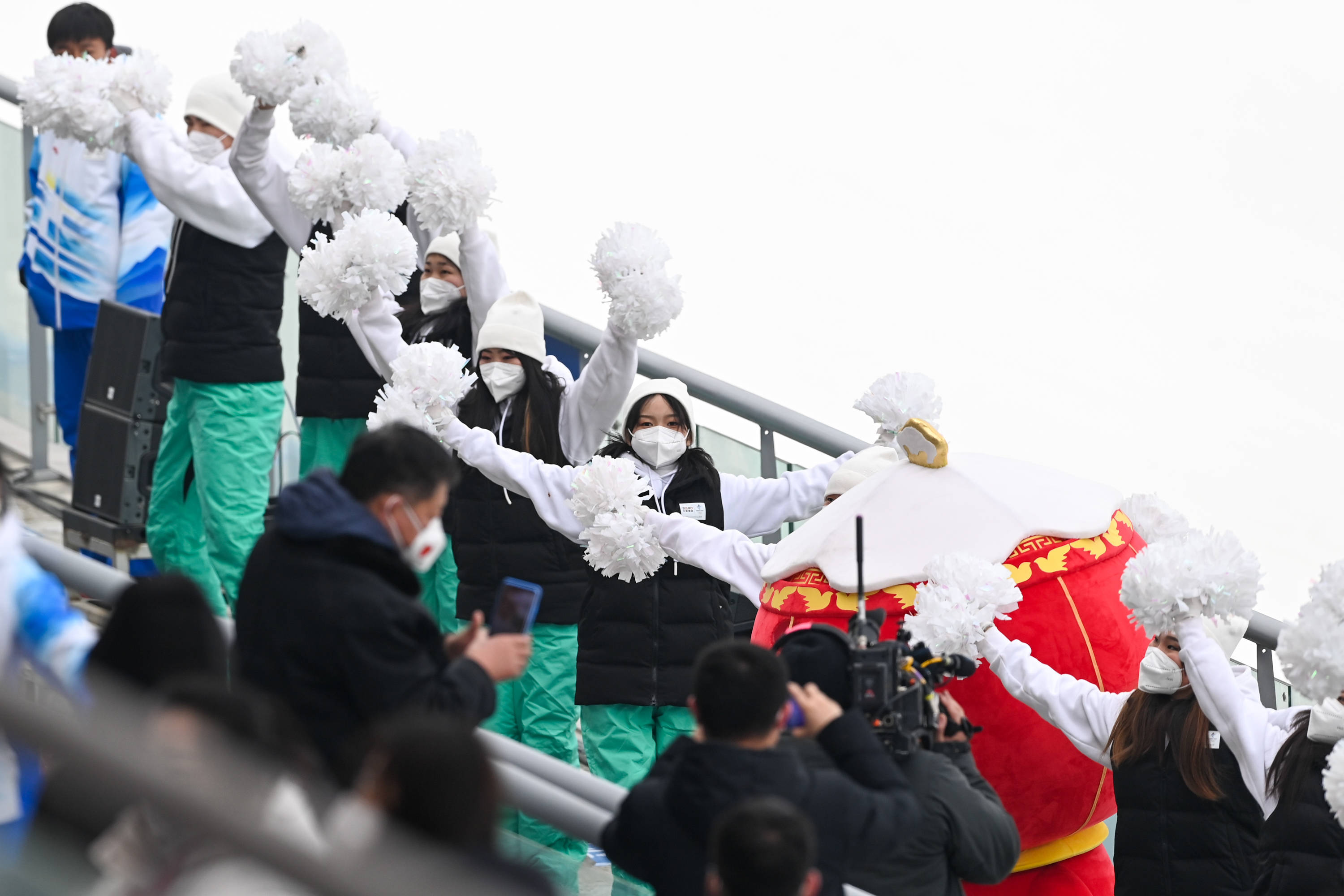 九游电脑版-包含阿扎伦卡新星出色防守表现突出，法国队前途光明！赛场气氛高涨的词条-九游电脑版